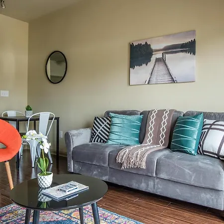 Frontdesk Phoenix Apts Downtown Fort Worth Apartment